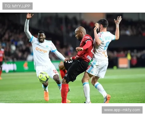 法甲升班马巴黎FC志在保级，休赛期针对后防线进行补强。